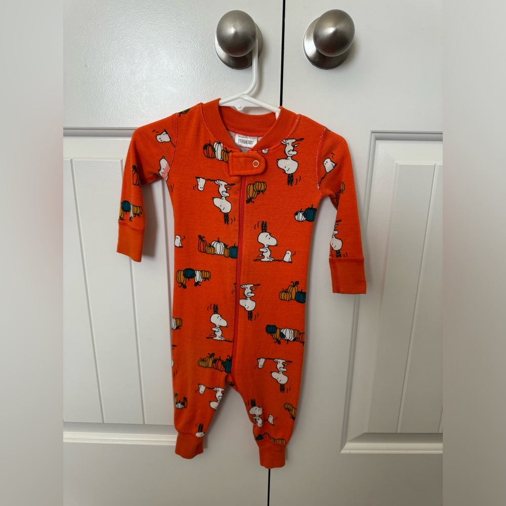 Hanna Andersson Size 6-12 months / 70 cm Snoopy Halloween Zipper Sleeper